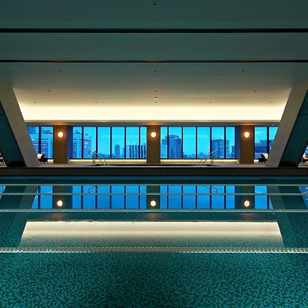 The Okura Tokyo Hotell Eksteriør bilde The pool at the Ritz-Carlton, Osaka