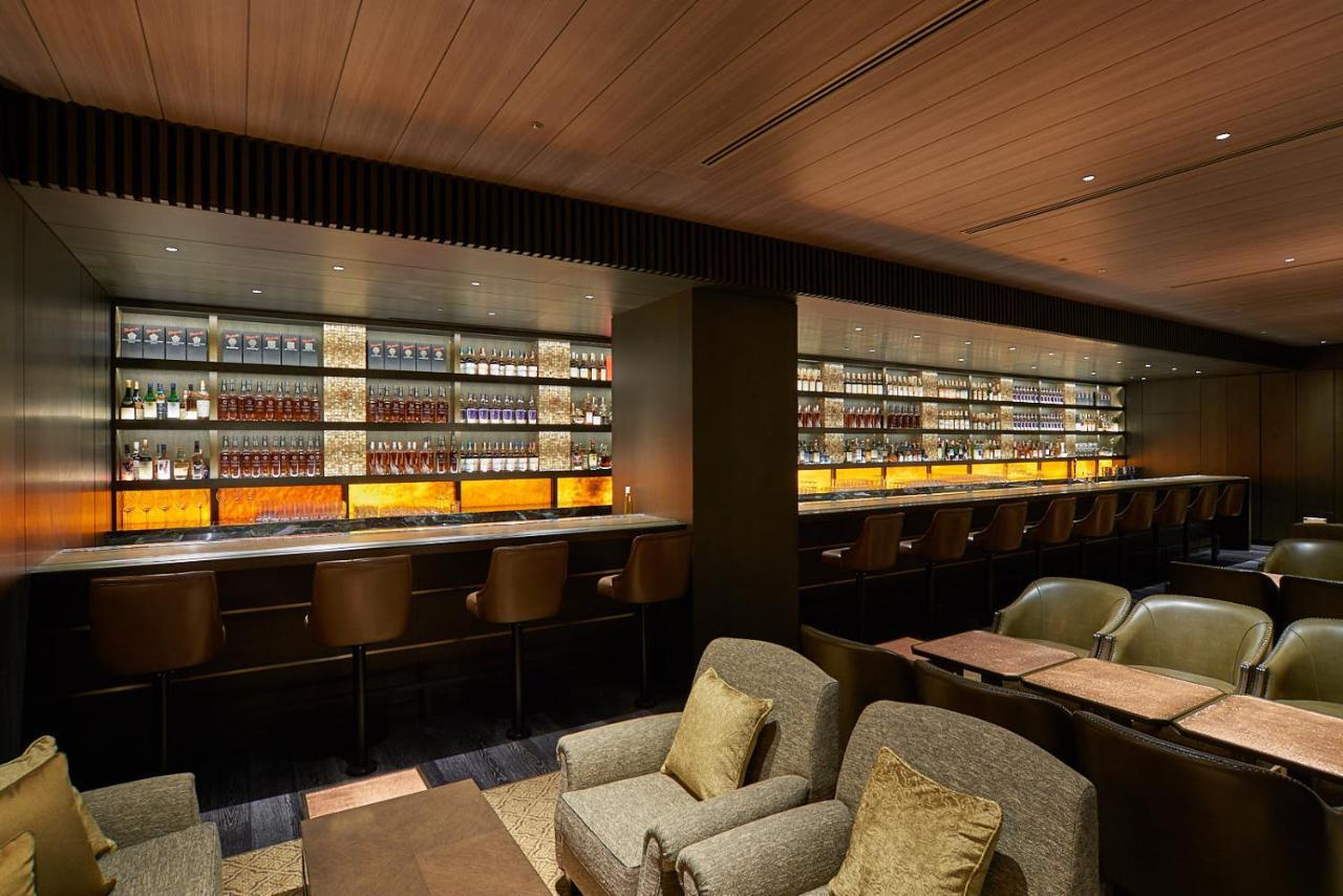 The Okura Tokyo Hotell Eksteriør bilde The bar at the lounge