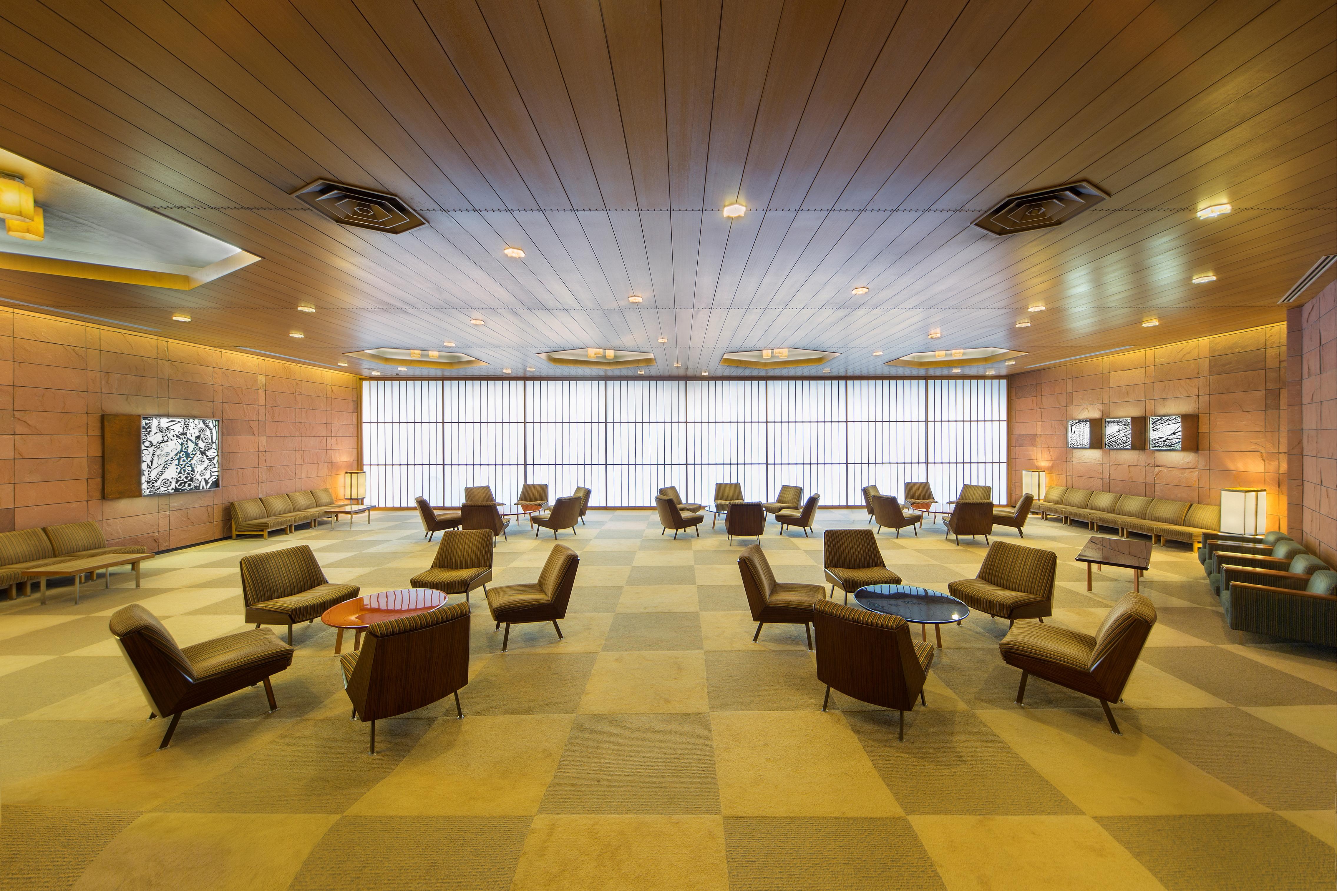 The Okura Tokyo Hotell Eksteriør bilde The lounge at Changi Airport